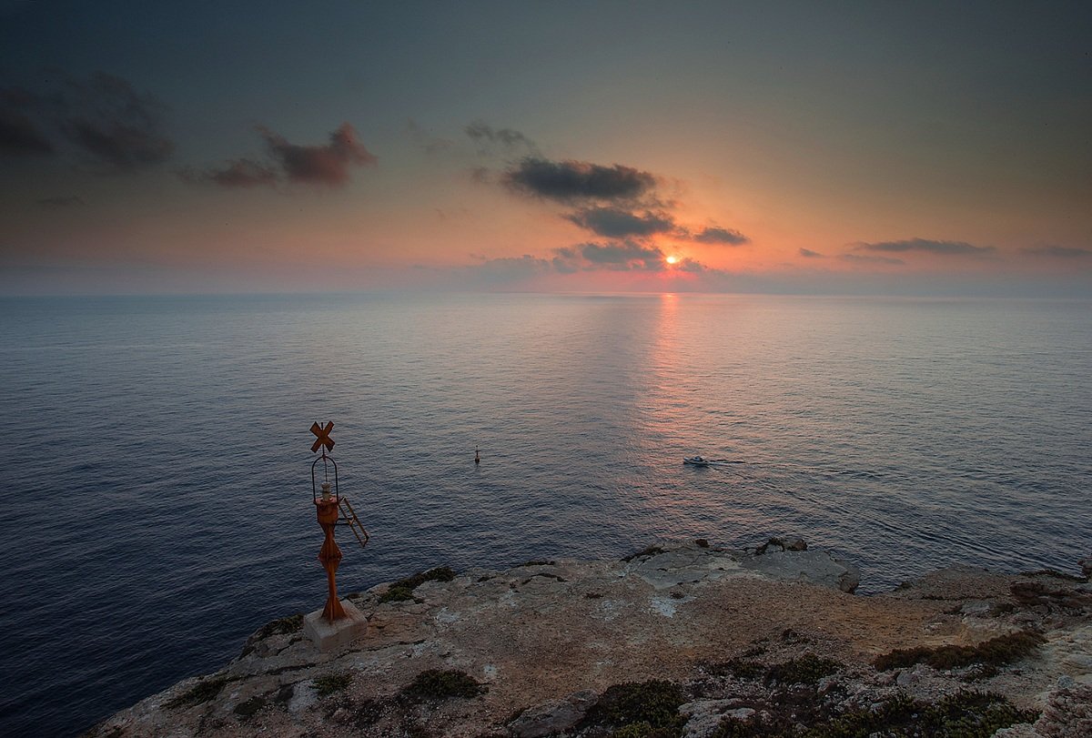 Vedere l'Alba al Faro di Capo Grecale a Lampedusa